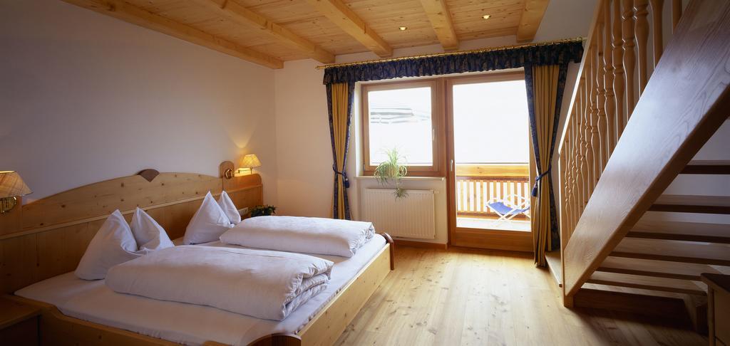 Naturhotel Gruberhof Schenna Exterior photo